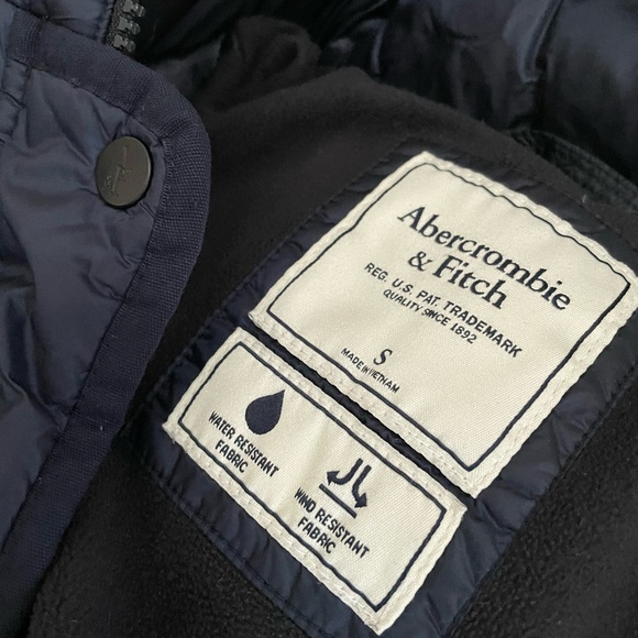 Abercrombie & Fitch Puffers GUC Size S - Picture 2 of 4